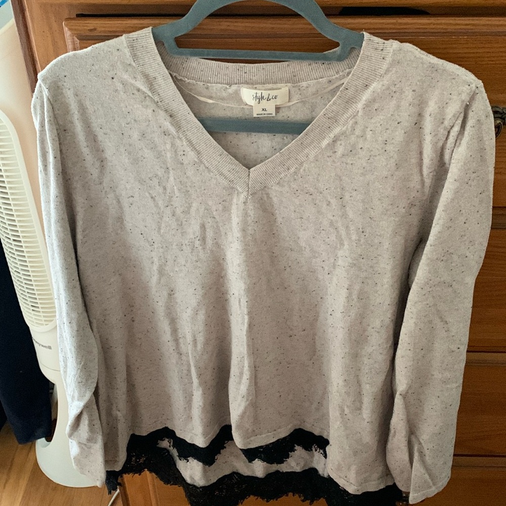 Hi-lo top